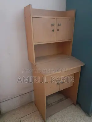 রিডিং টেবিল ডেস্ক / স্টাডি টেবিল