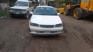 Toyota Corolla Sedan 2001 White