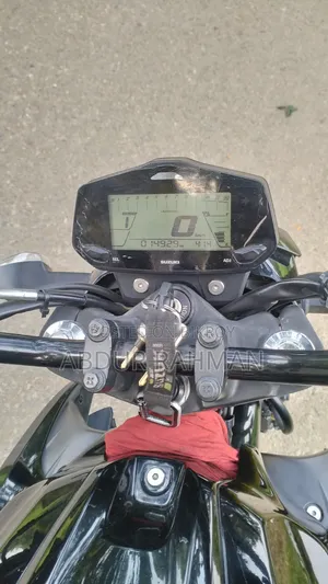 সুজুকি জিক্সার ২০২৪ ব্ল্যাক