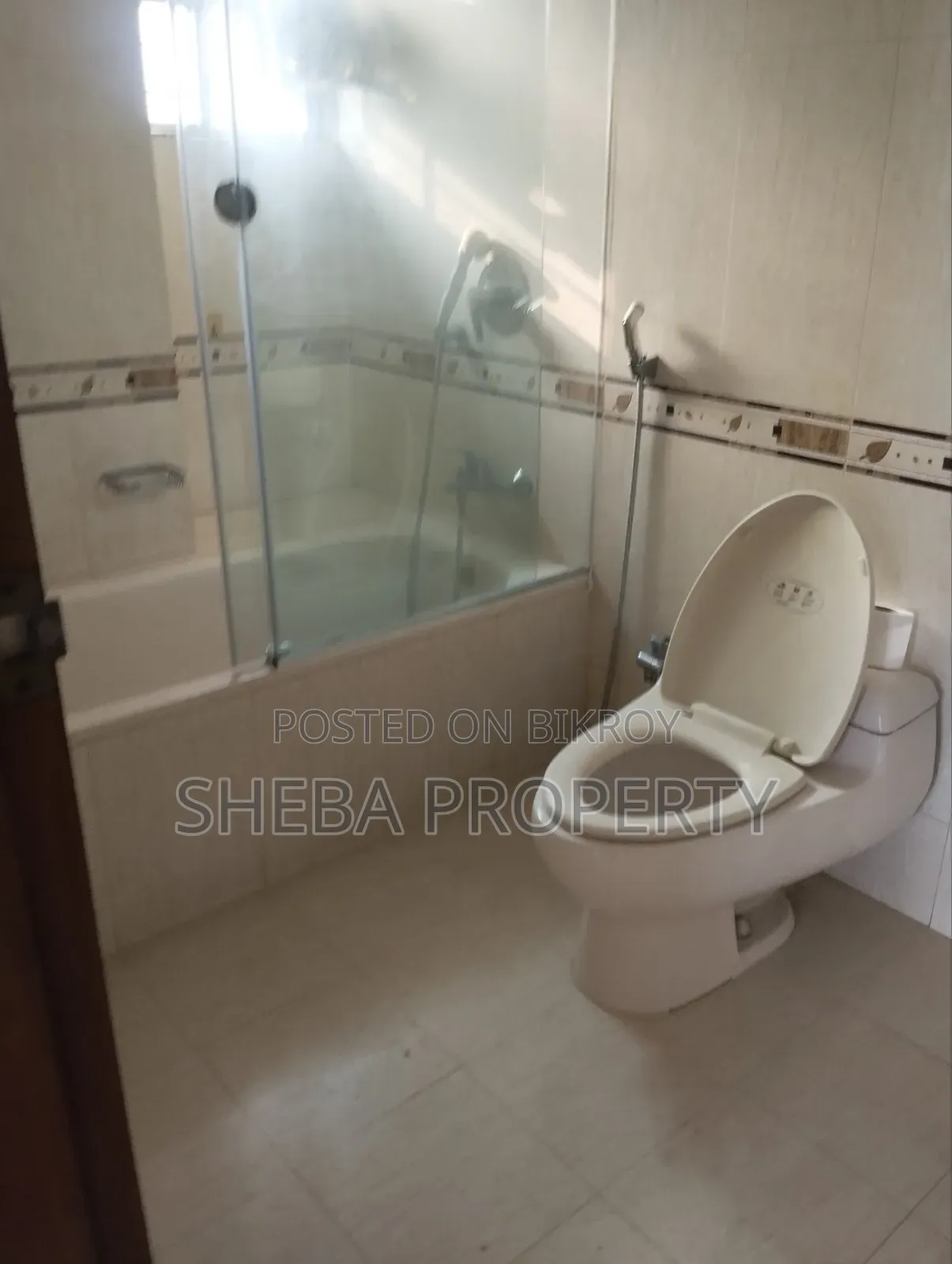 গুলশানে ৩ বেডরুমের ফার্নিশড অ্যাপার্টমেন্ট ভাড়ার জন্য