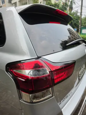 Toyota Corolla Fielder 1.5 Hybrid Front-Wheel Drive 2020 Silver