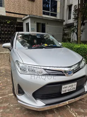 Toyota Corolla Fielder 1.5 Hybrid Front-Wheel Drive 2020 Silver
