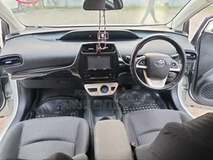 Toyota Prius 2017 Pearl