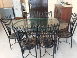 ডাইনিং টেবিল