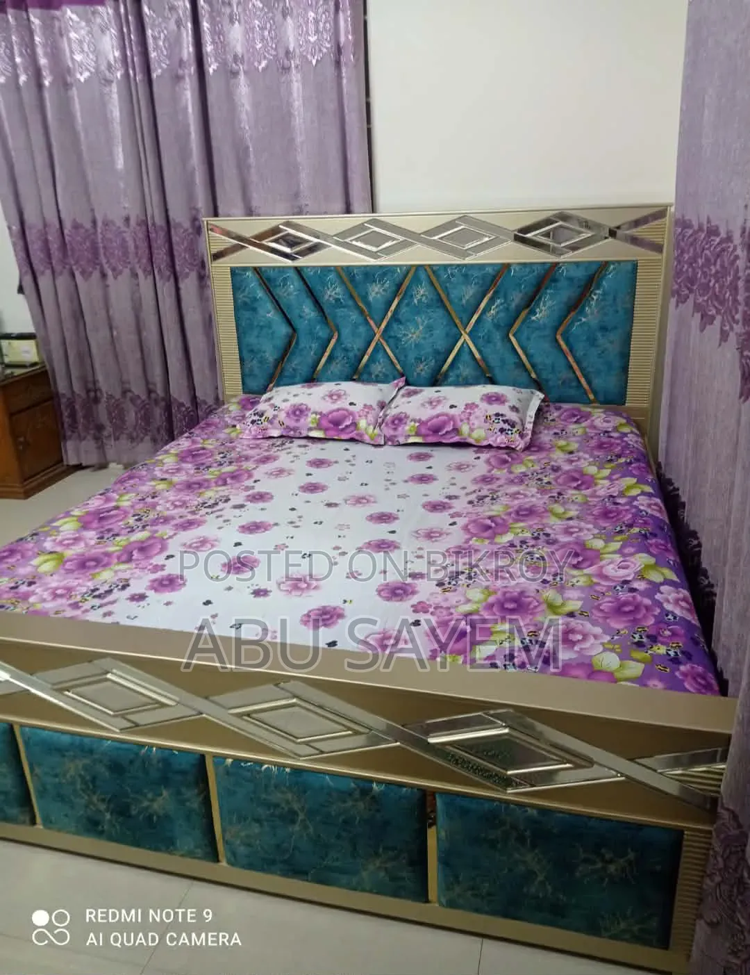 Used Modern Velvet Cushioned King Size Bed With Mirror (6x7 Feet)