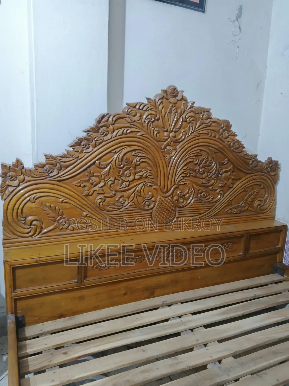 Bed for Sale 6-7 Feet