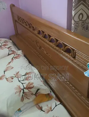 Teak (Segun) Wood Bed (Lacquer Polish)