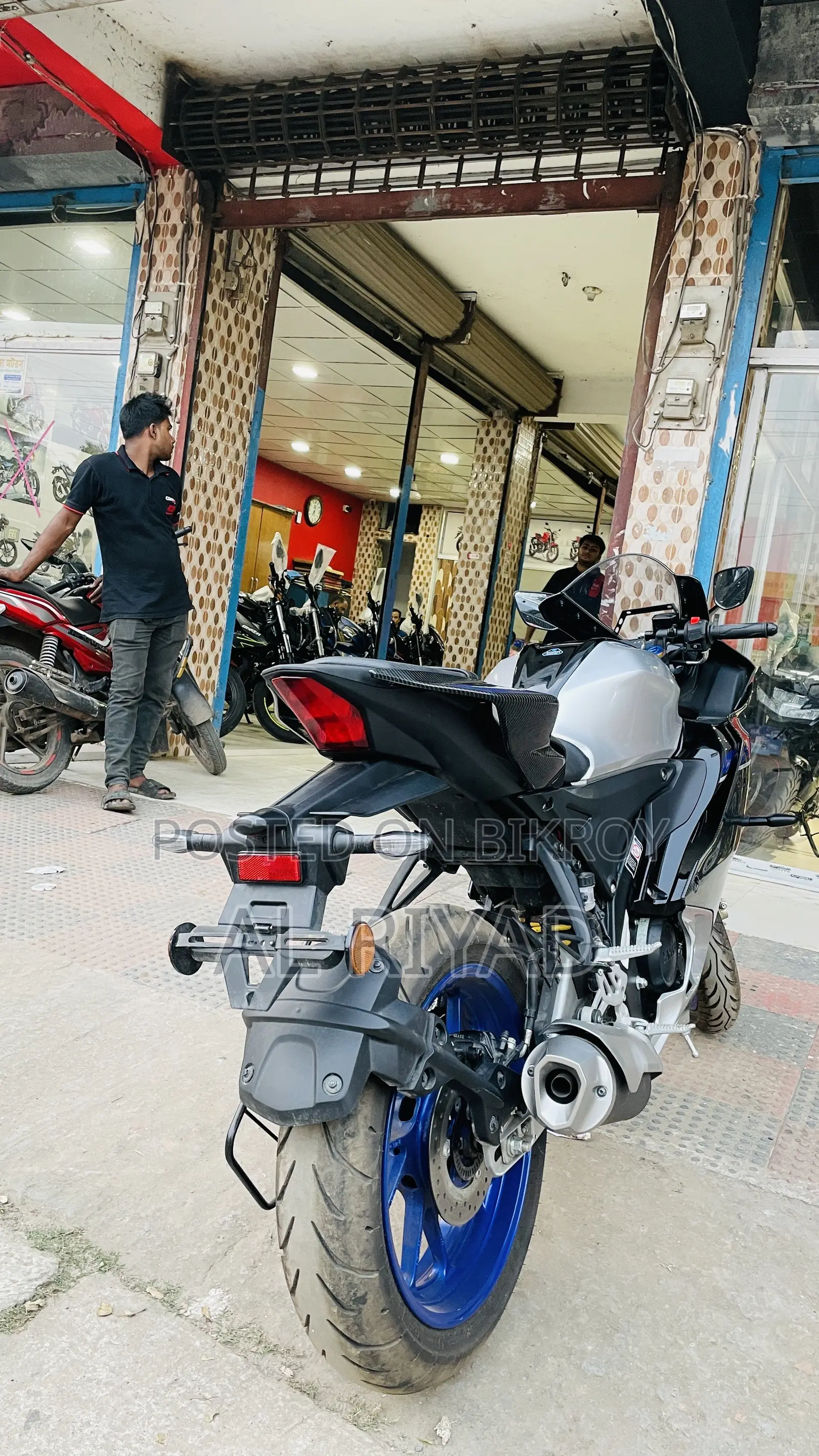 নতুন ইয়ামাহা আর১৫এম ২০২৬ ব্ল্যাক