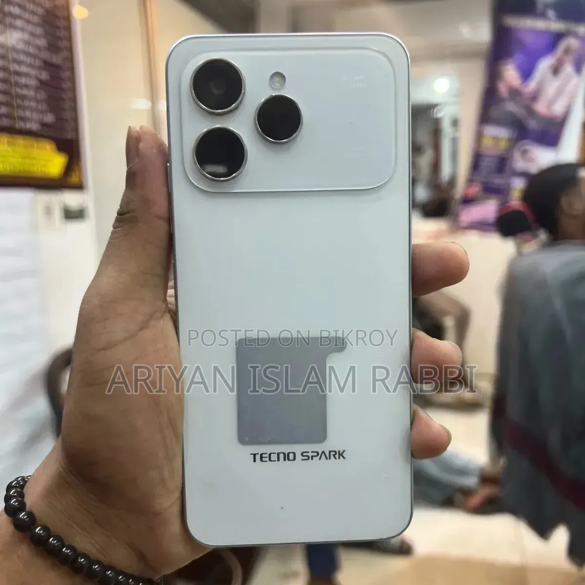 নতুন টেকনো স্পার্ক ৪০ ১২৮ জিবি সাদা