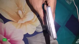 শার্প অ্যাকোস আর৬ ১২৮ জিবি হোয়াইট