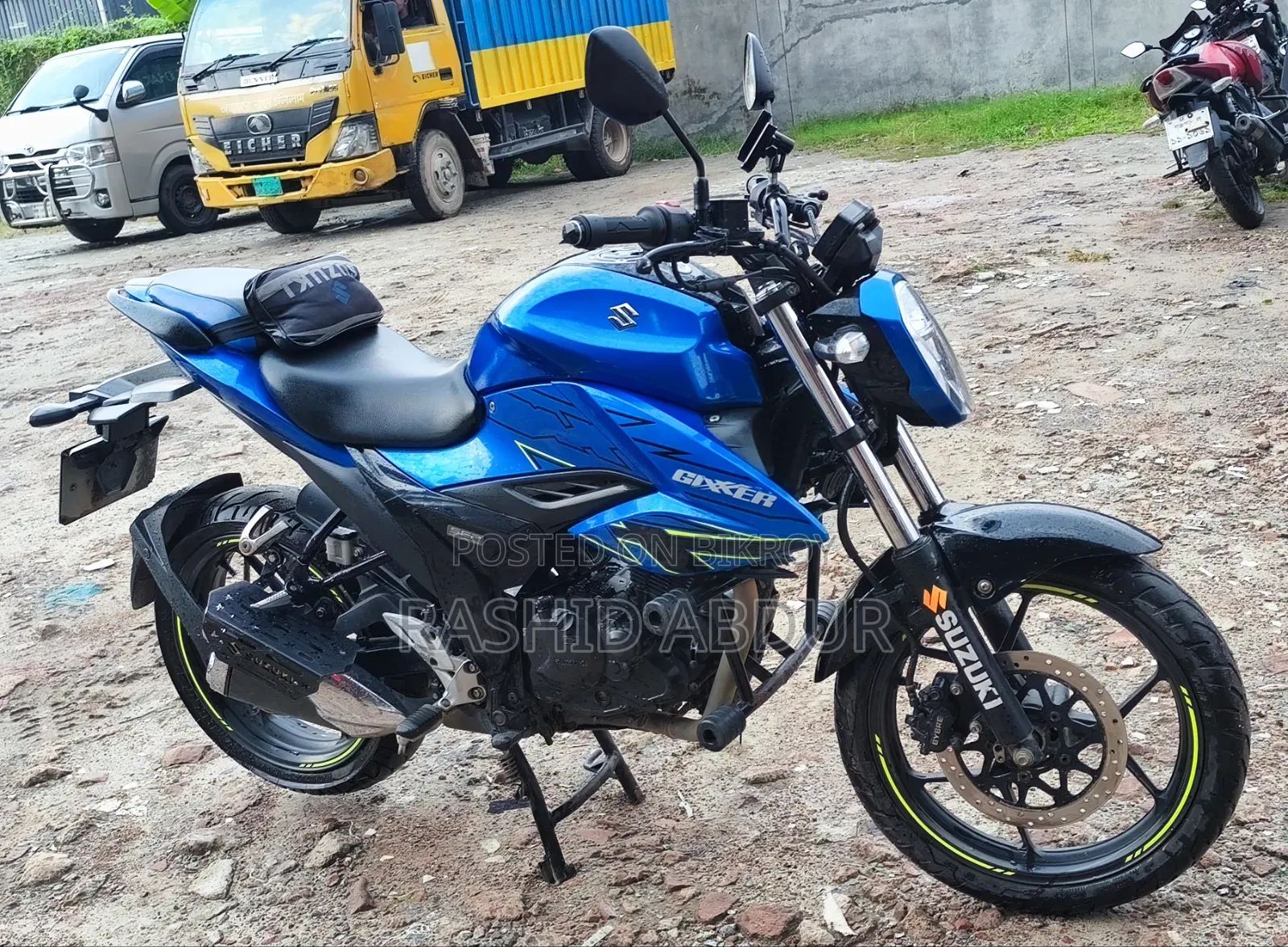 সুজুকি জিক্সার ২০২৪ নীল