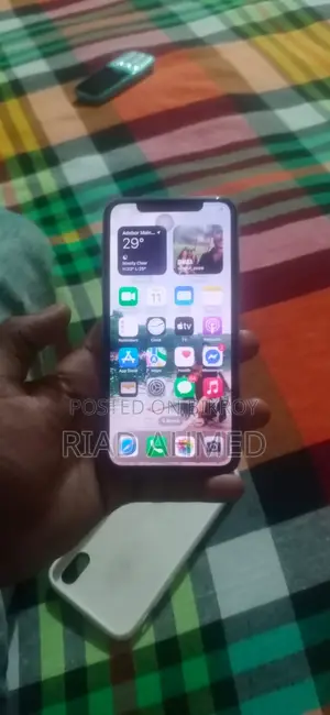 Apple iPhone X 64 GB White