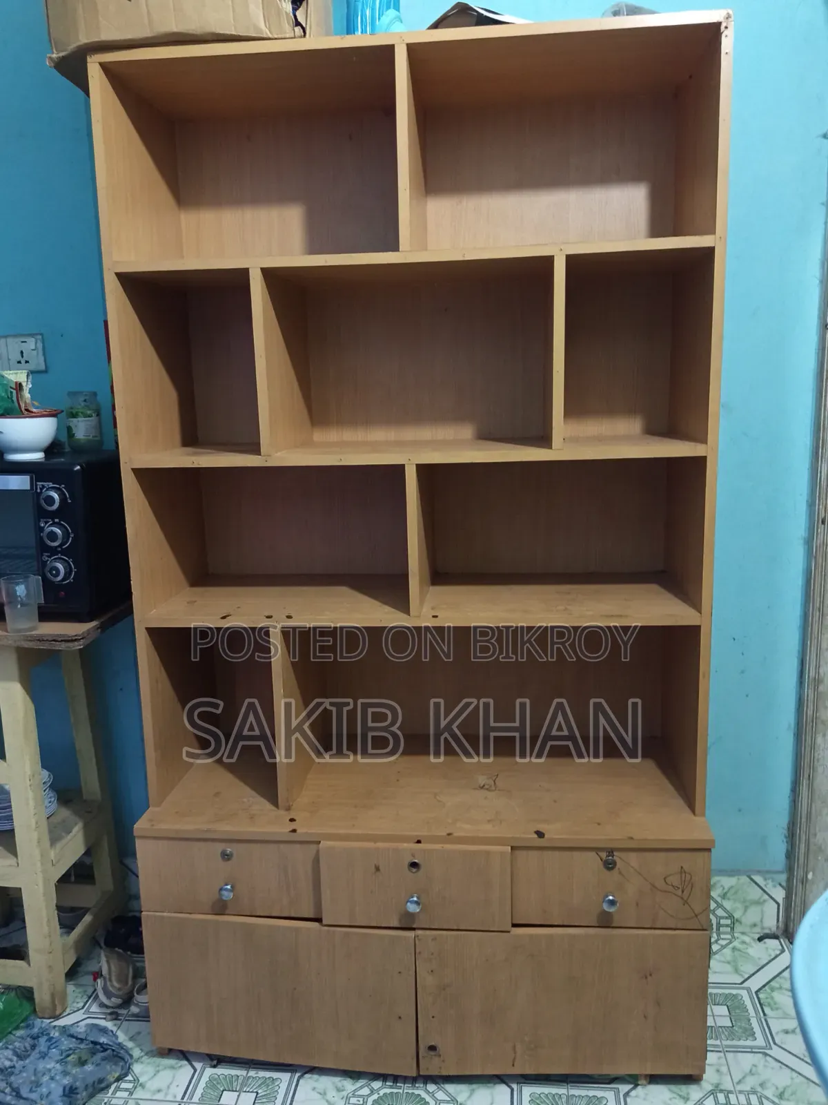 বুকশেলফ /ওয়ালশোকেস