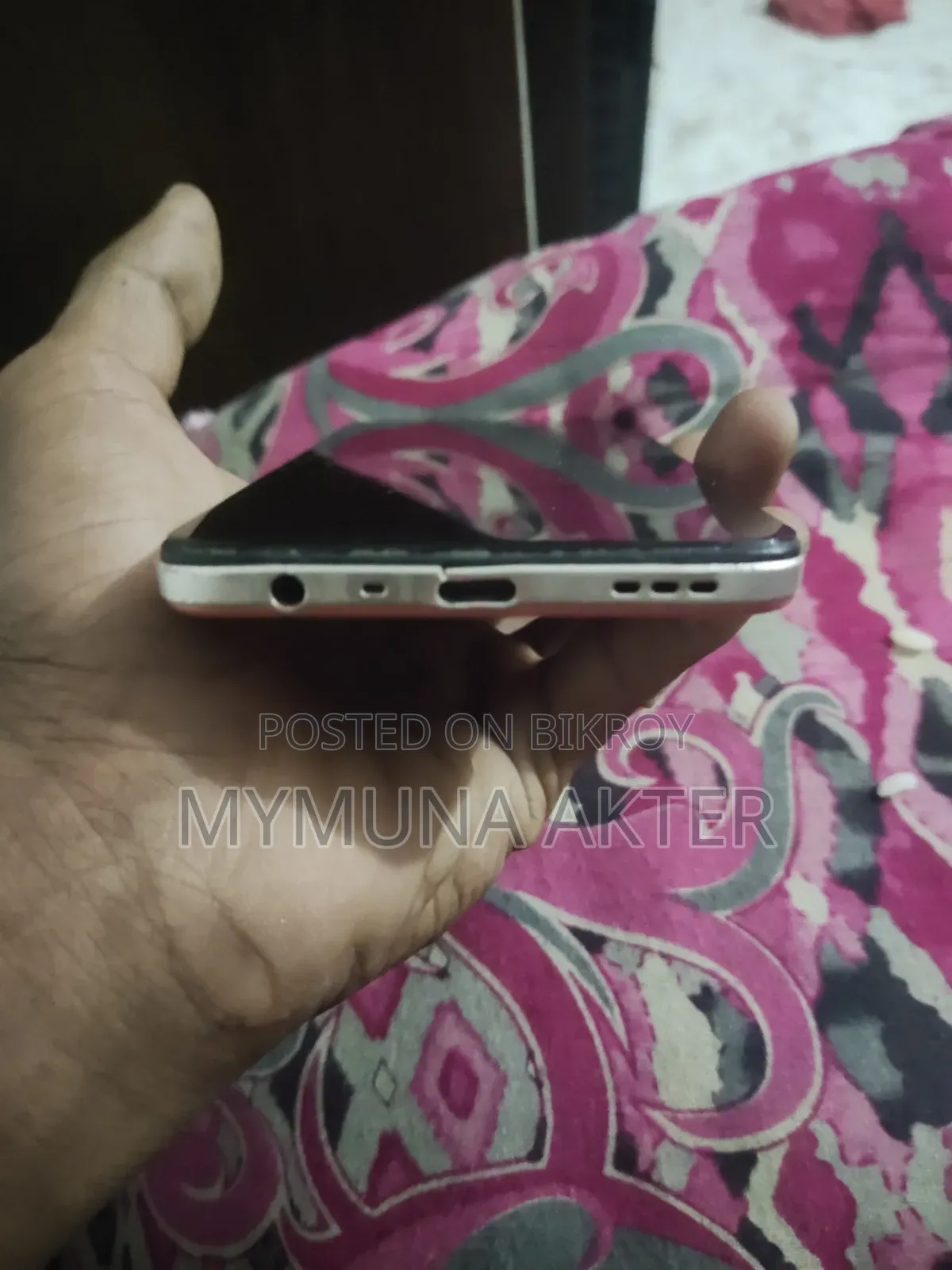 অপ্পো এফ১৭ ১২৮ জিবি অরেঞ্জ