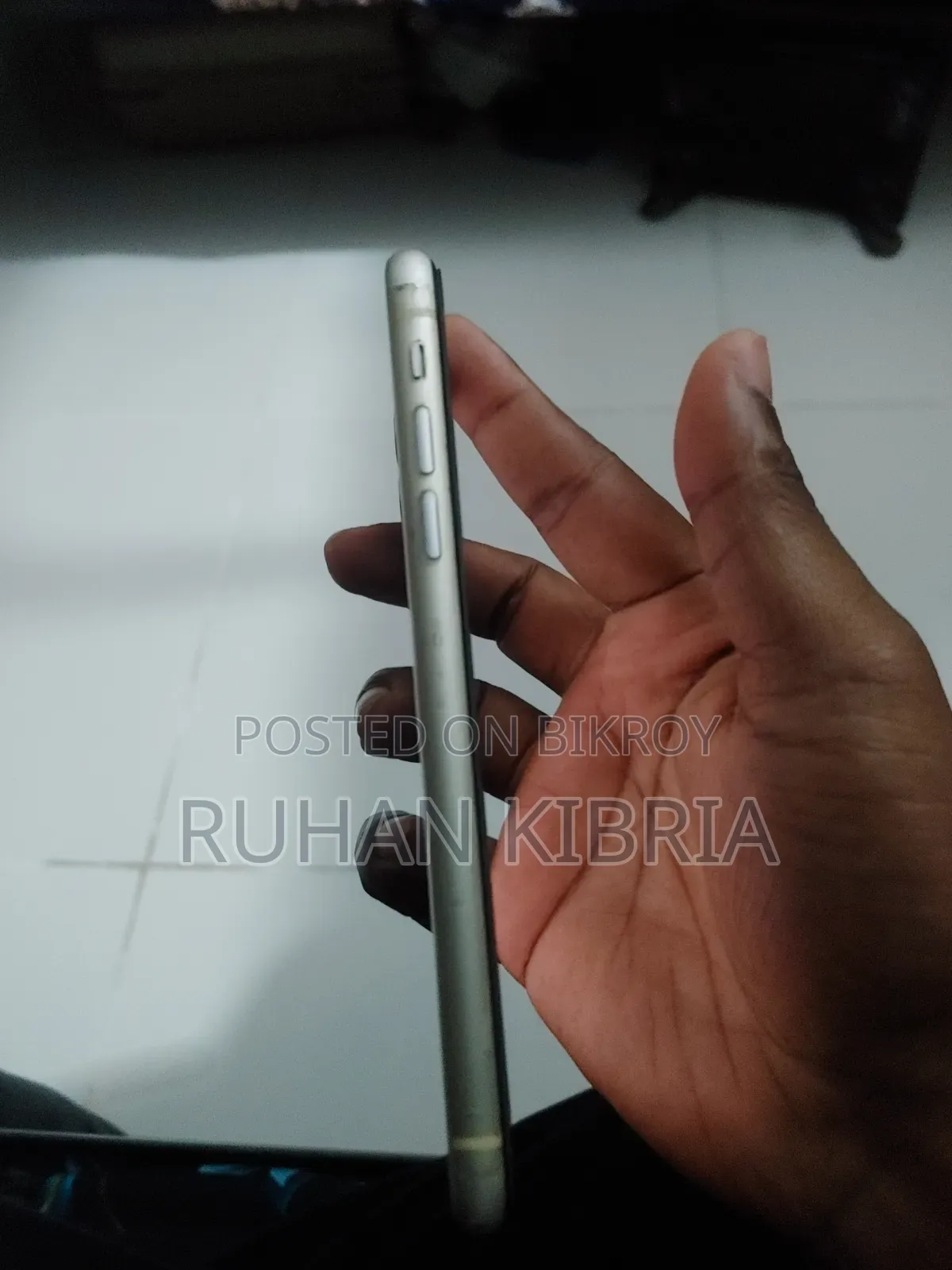 অ্যাপল আইফোন ১১ ৬৪ জিবি হোয়াইট