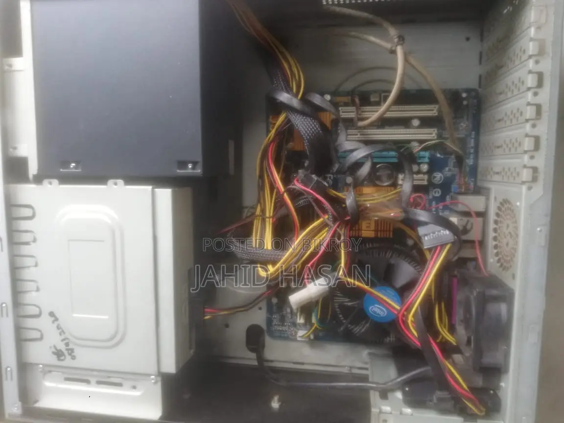 Desktop Computer Gigabyte 4GB Intel Pentium SSD 128GB