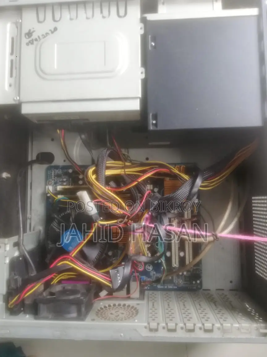 Desktop Computer Gigabyte 4GB Intel Pentium SSD 128GB