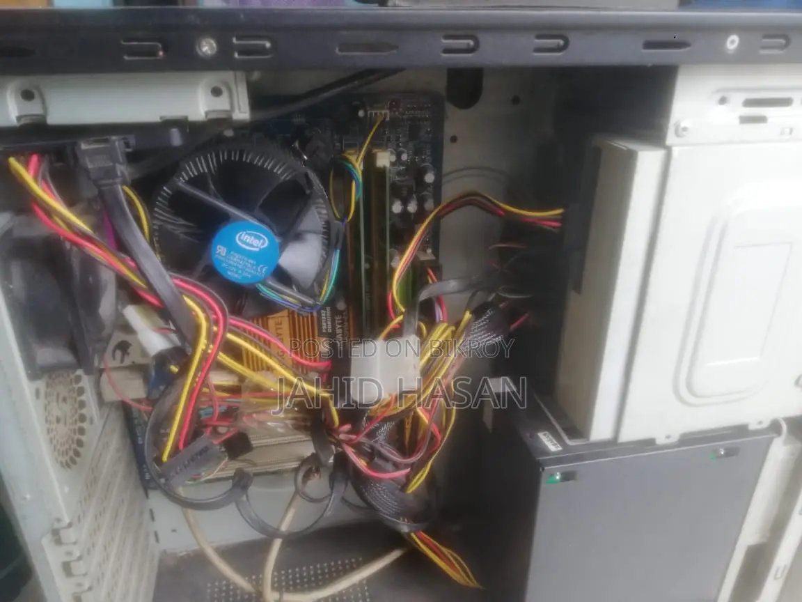 Desktop Computer Gigabyte 4GB Intel Pentium SSD 128GB