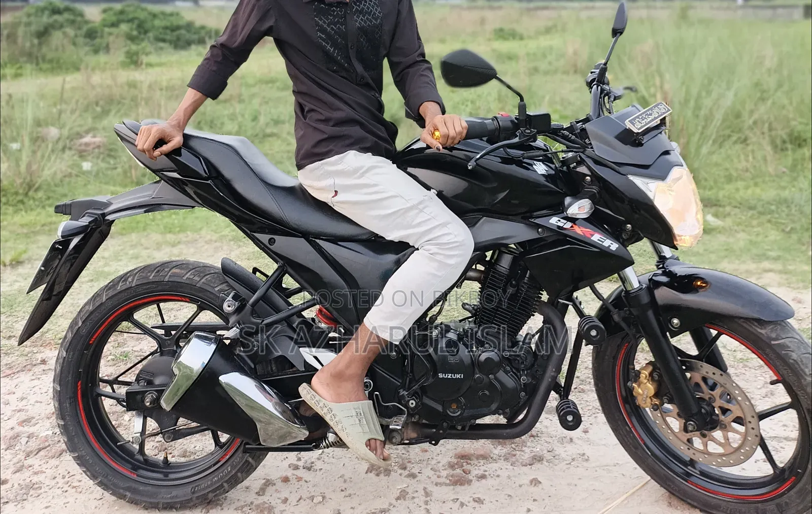 সুজুকি জিক্সার ২০২৪ ব্ল্যাক