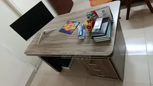 Urgent Table Sale Korbo