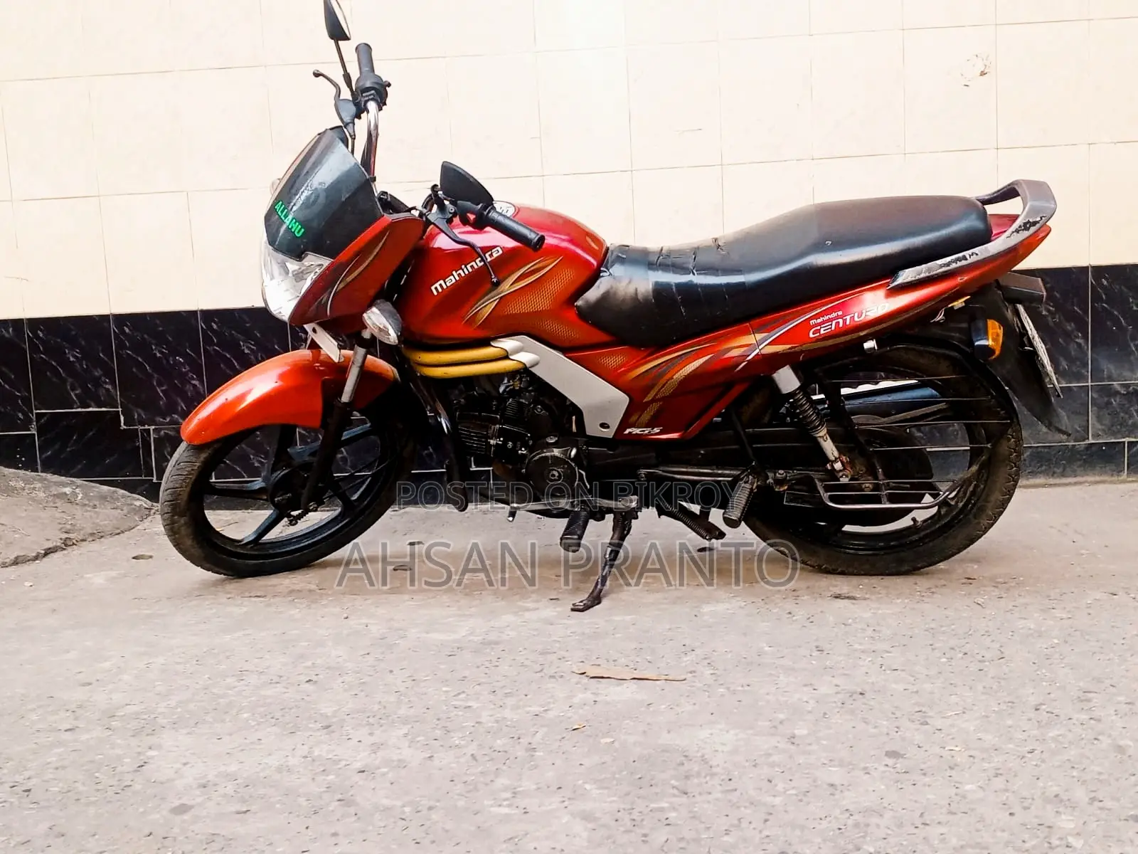 মহিন্দ্র সেঞ্চুরো ২০১৫ রেড