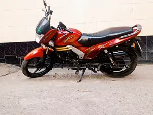 মহিন্দ্র সেঞ্চুরো ২০১৫ রেড