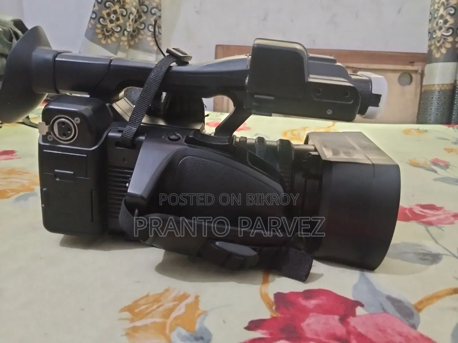 Selling video camera for urgent need.
