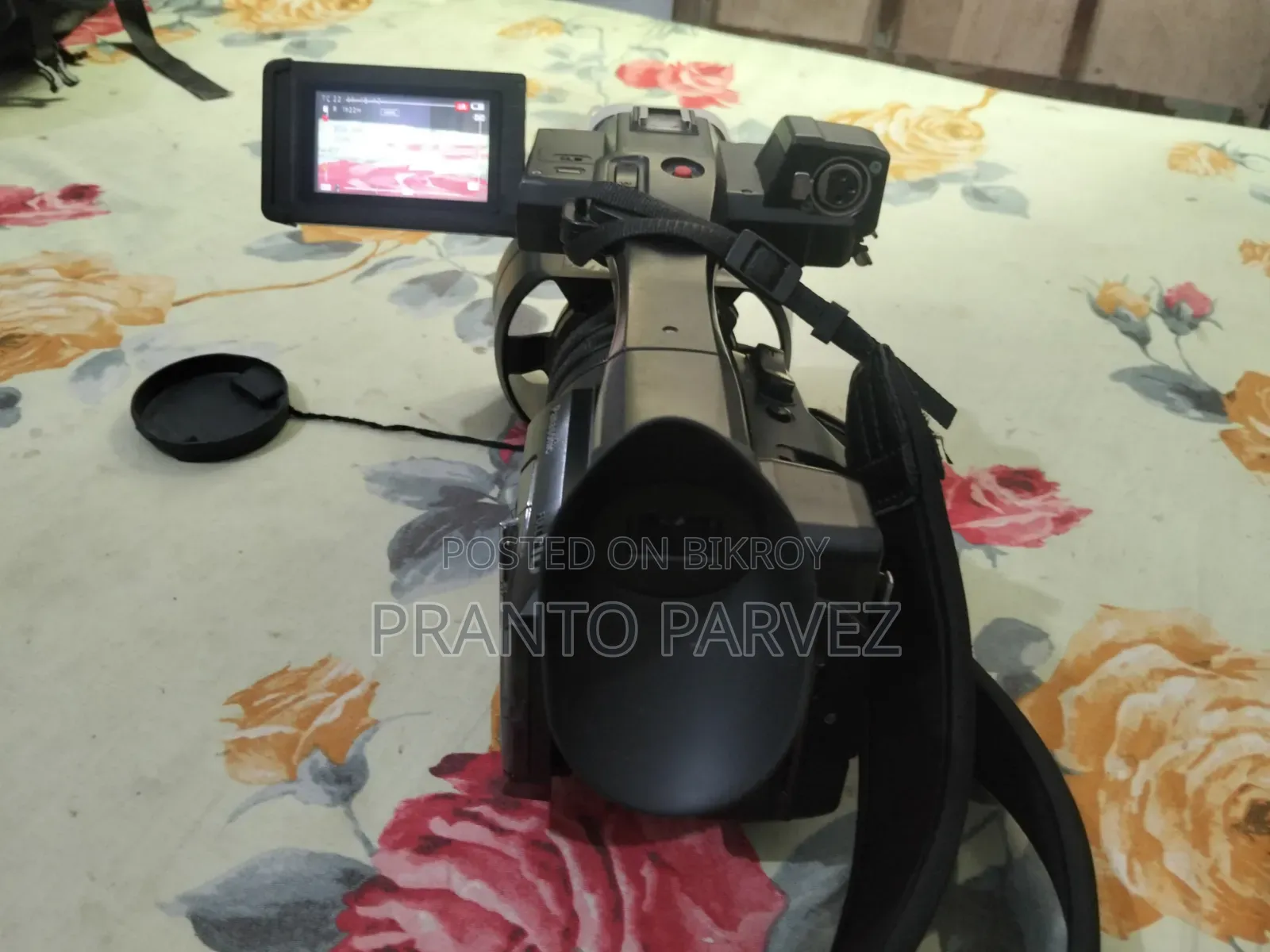 Selling video camera for urgent need.