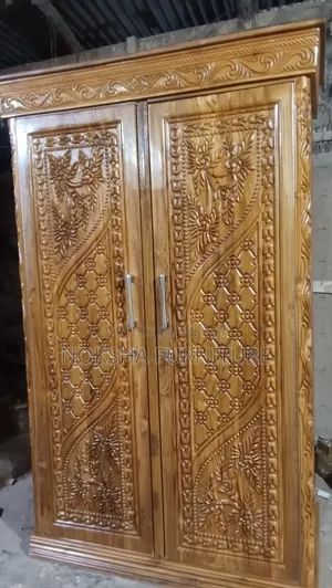 চিটাগং সেগুন কাঠের আলমারি বিক্রয় করা হবে