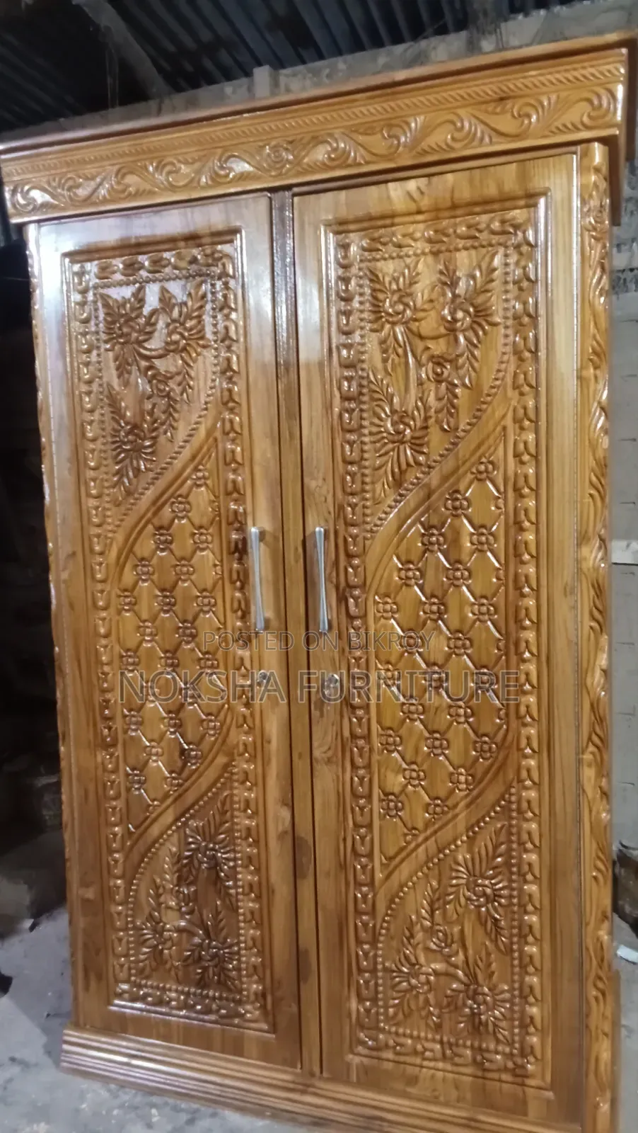 চিটাগং সেগুন কাঠের আলমারি বিক্রয় করা হবে