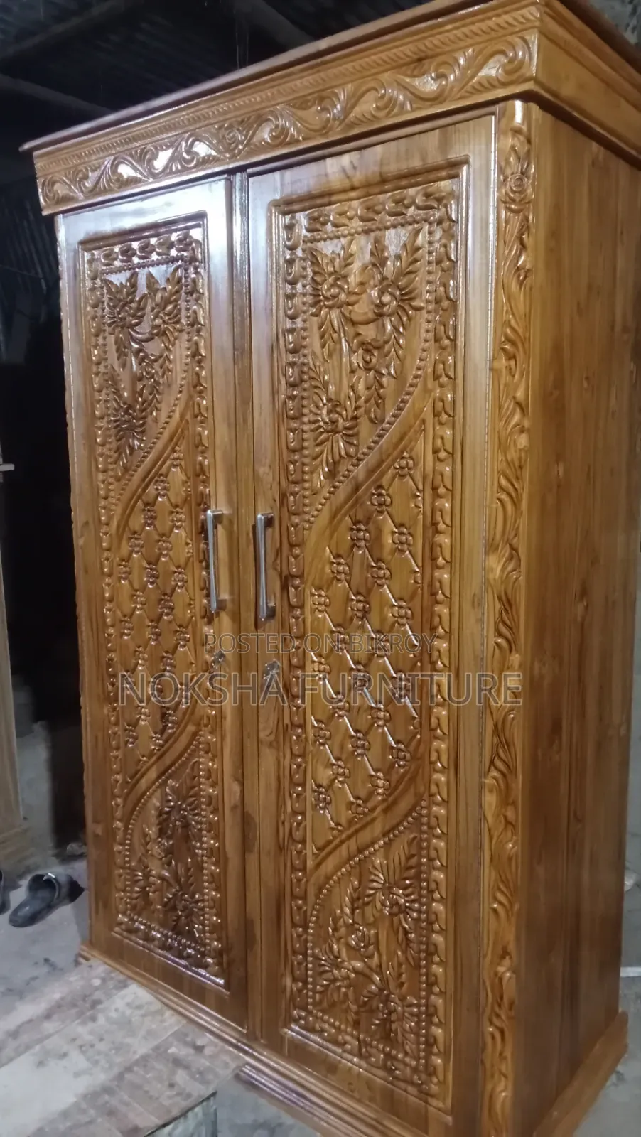 চিটাগং সেগুন কাঠের আলমারি বিক্রয় করা হবে