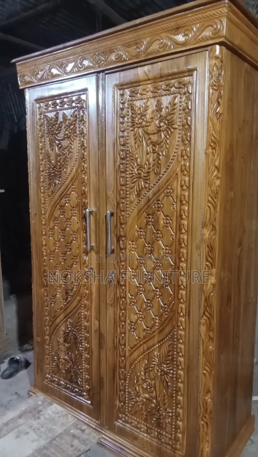 চিটাগং সেগুন কাঠের আলমারি বিক্রয় করা হবে