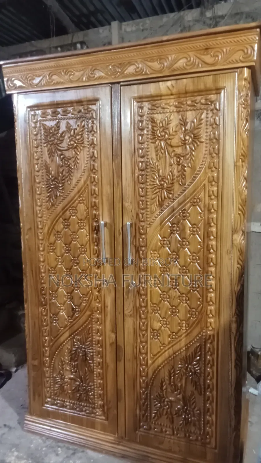 চিটাগং সেগুন কাঠের আলমারি বিক্রয় করা হবে
