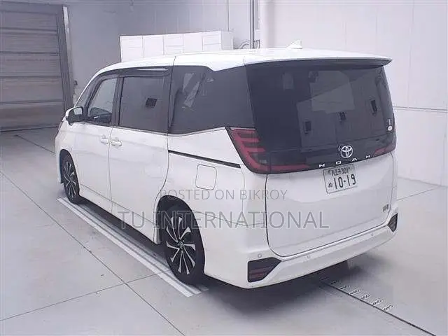 Toyota Noah 2022 Pearl