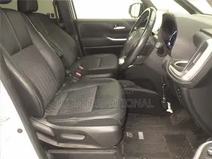 Toyota Noah 2022 Pearl
