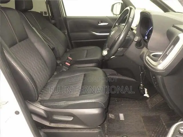 Toyota Noah 2022 Pearl