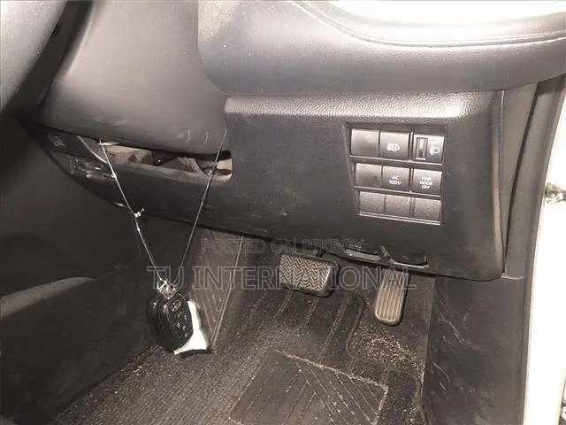 Toyota Noah 2022 Pearl