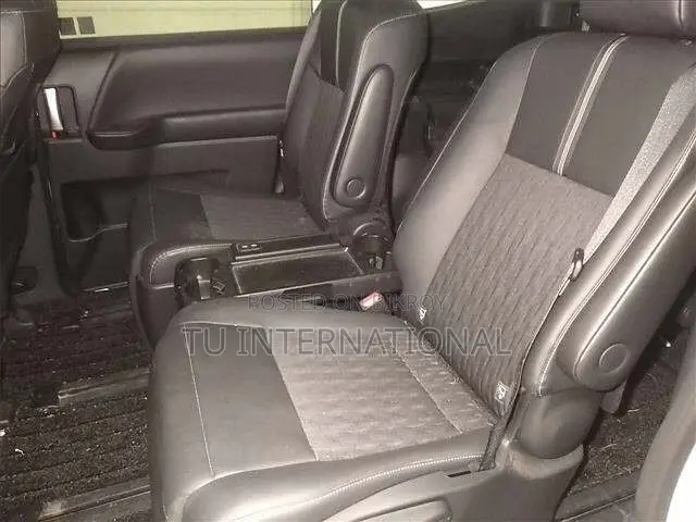 Toyota Noah 2022 Pearl