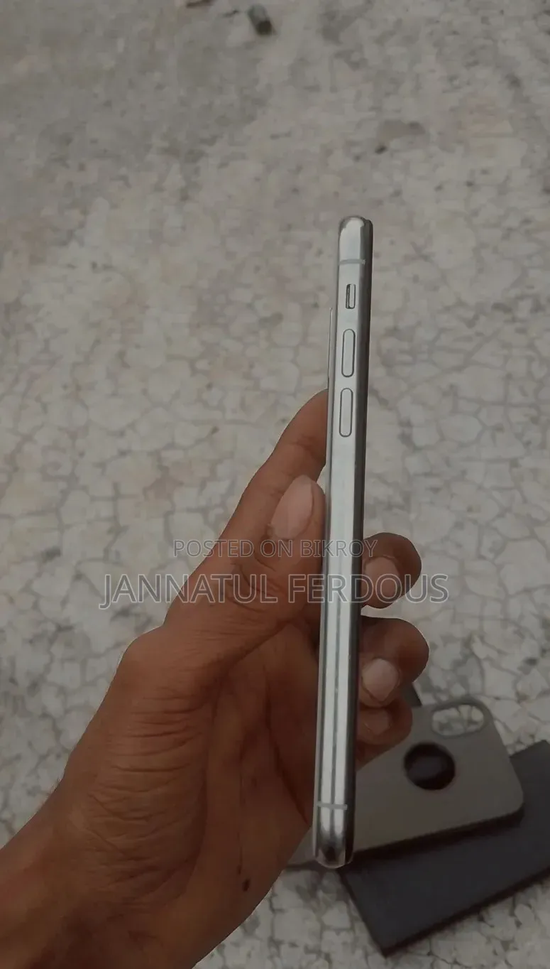 Apple iPhone X 256 GB White