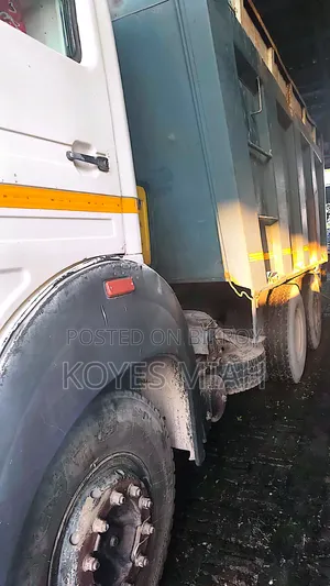 2518 Dump Truck