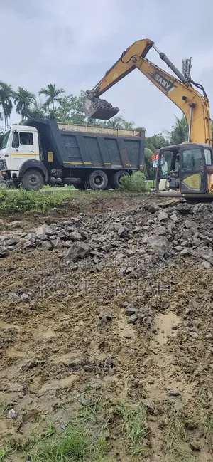 2518 Dump Truck