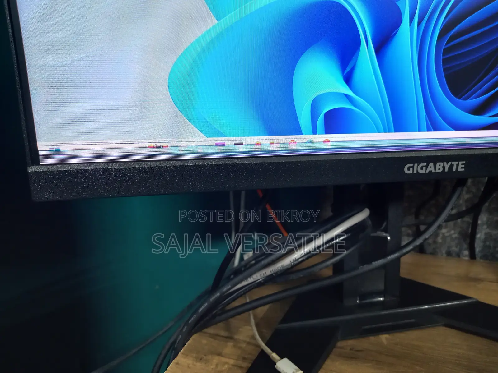 Gigabyte 24" Gaming Monitor FHD (Has scratch)
