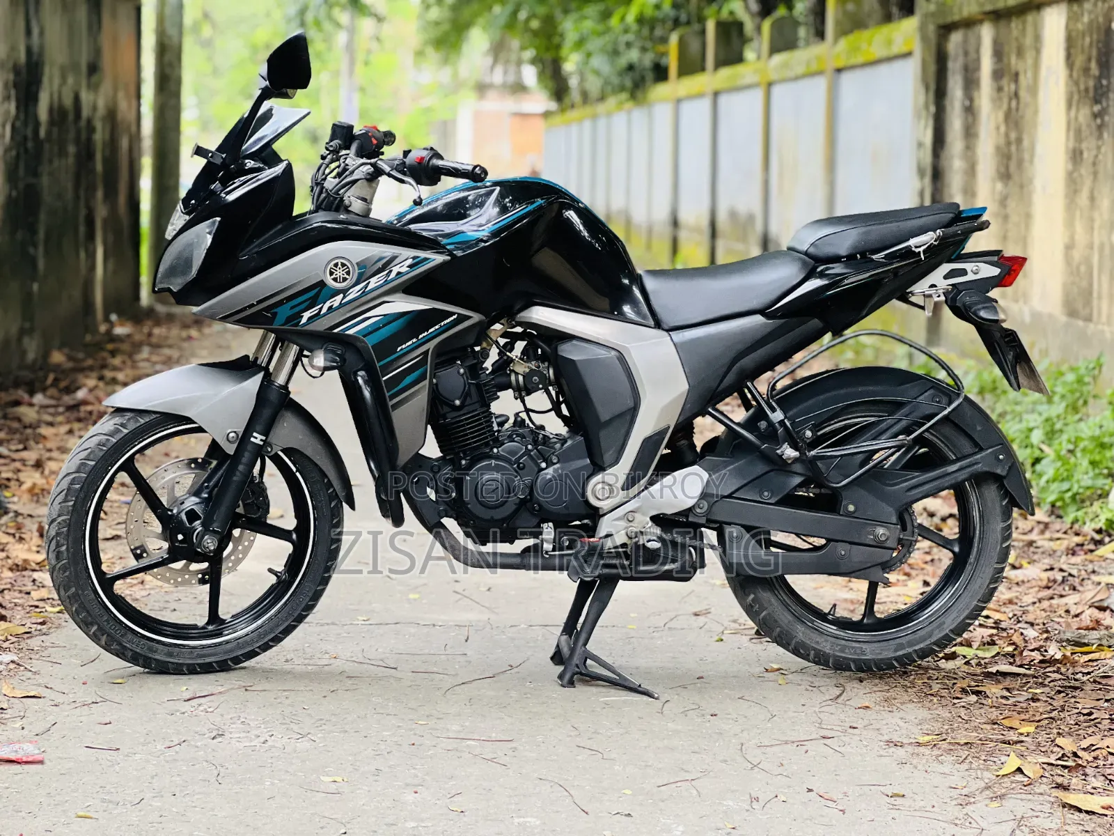 ইয়ামাহা ফেজার ভি২ ২০১৬ কালো