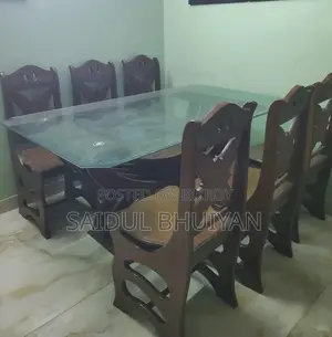 ডাইনিং টেবিল