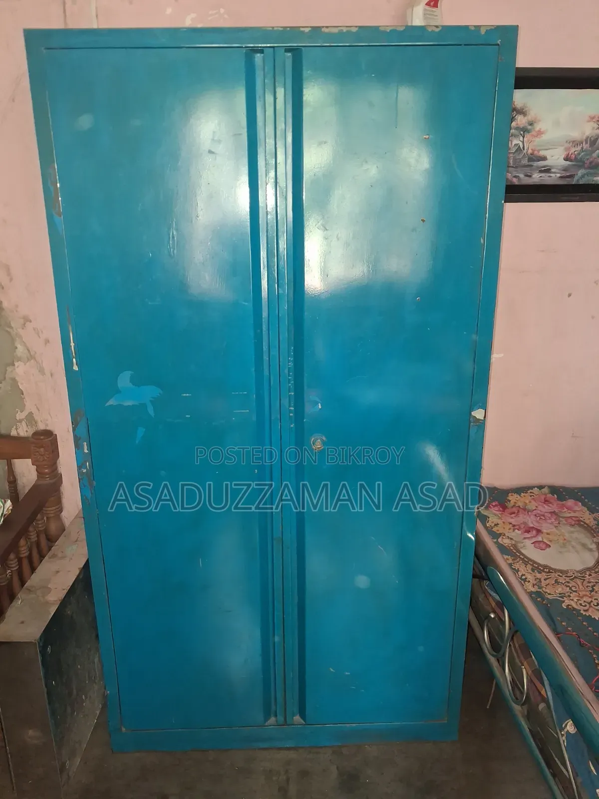 স্টিলের আলমারি