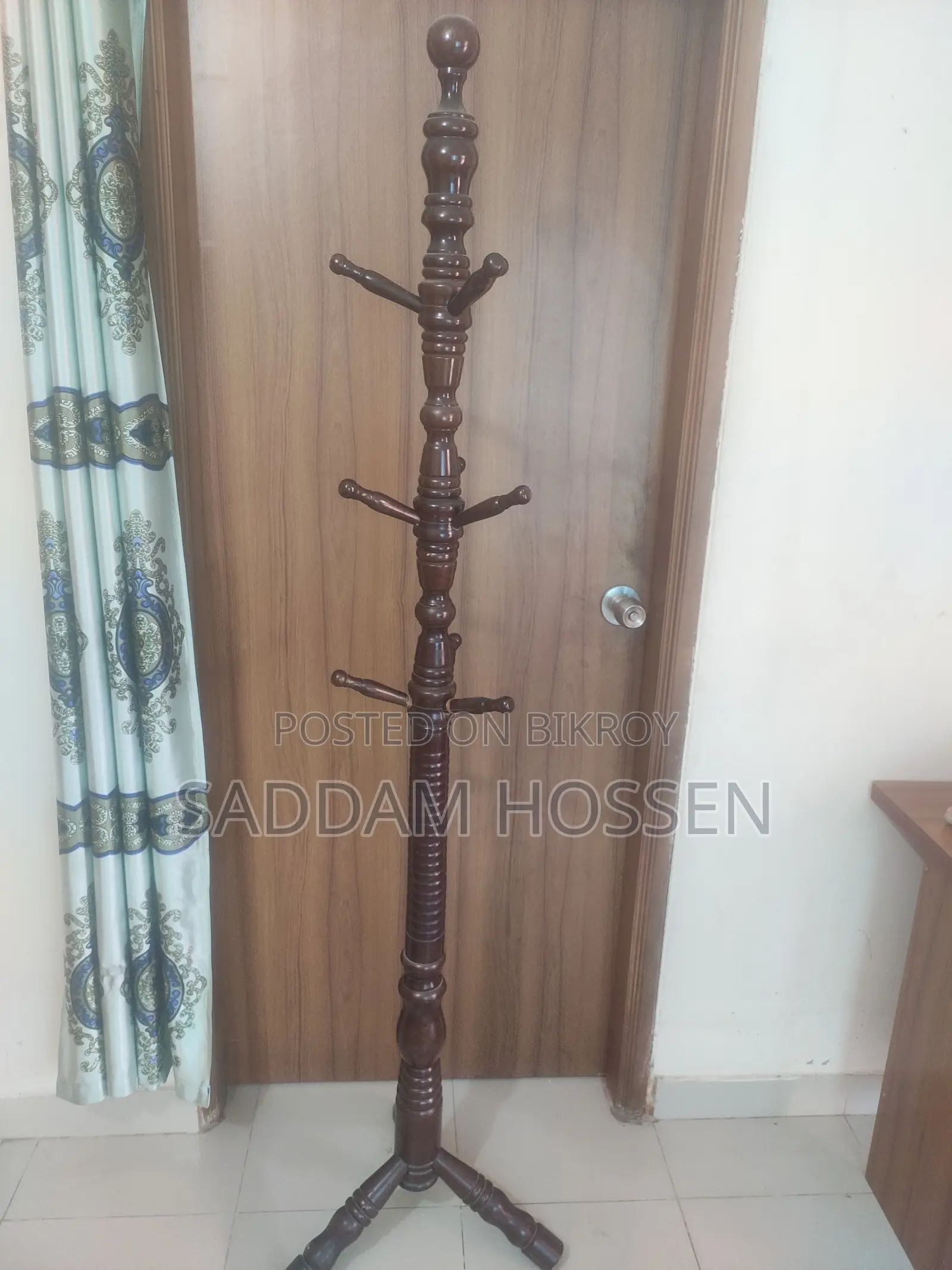 কাপড় রাখার স্ট্যান্ড