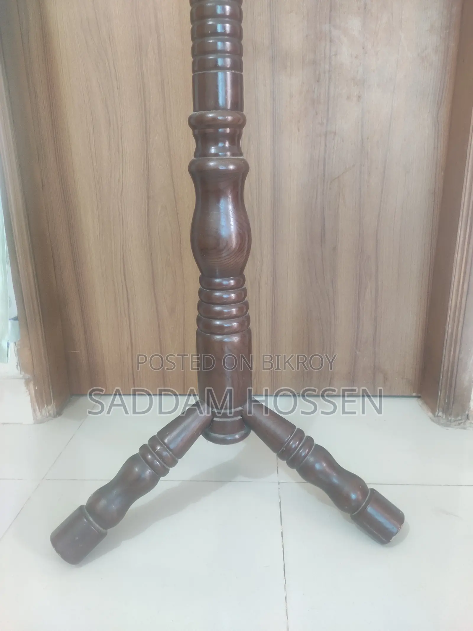 কাপড় রাখার স্ট্যান্ড