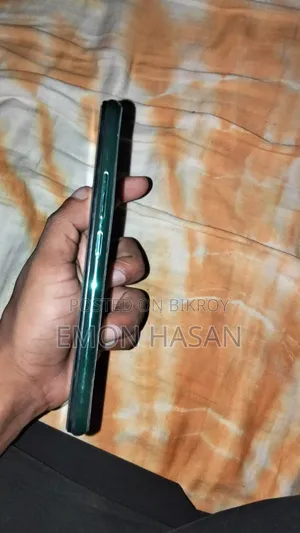 ভিভো ওয়াই১৭ ২৫৬ জিবি সিলভার