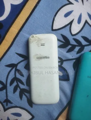 স্যামসাং গুরু মিউজিক ২ সাদা