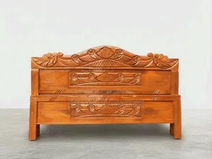 সারি কড়ই কাঠের খাট